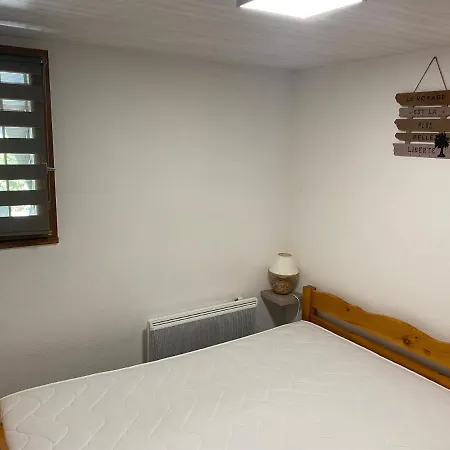 La Michaelenanne Nyaraló *